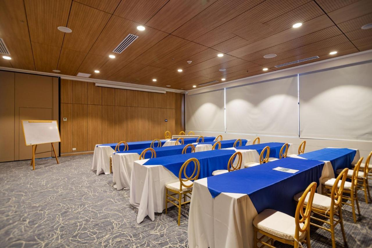 Holiday Inn Express Cartagena Manga By Ihg Exterior foto